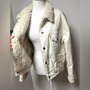 Levi's Original Sherpa Trucker Jacket 
Size Medium